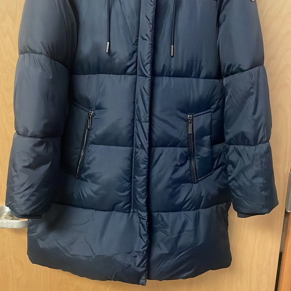 NWT MICHAEL KORS flawless, midi jacket. Dark blue, size Large. Zipper pockets. - Picture 6 of 16